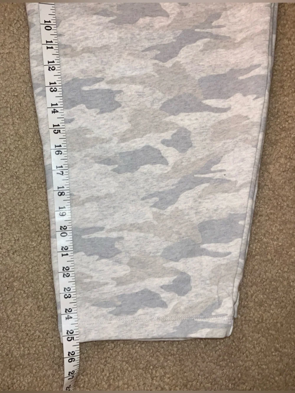 American Eagle Camo Barrel Sweatpants - Picture 8 of 8